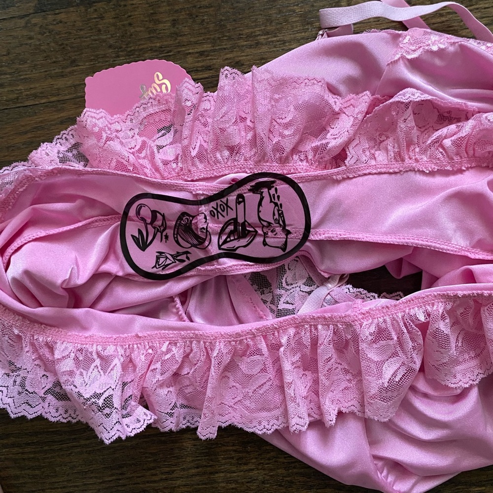 Sugar Thrills by DollsKill | NWT’s Y2K frilly lace sexy teddy romper - Picture 5 of 8